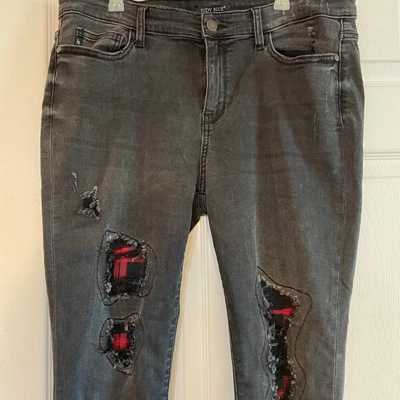 Judy Blue Jeans Skinny Fit Buffalo Patch Black-washed Distressed sz15/32 - Picture 16 of 16